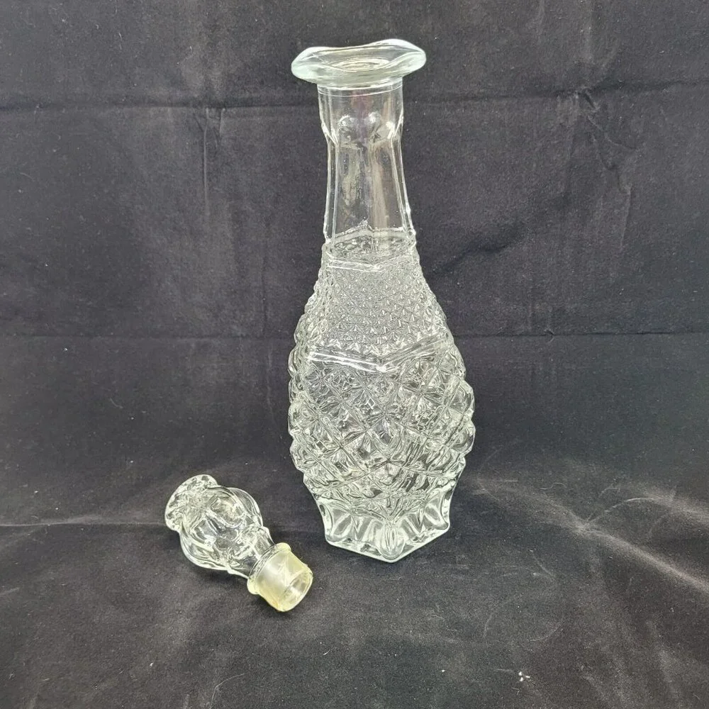Pressed‎ Glass Liquor Decanter Clear Diamond Pattern Stopper 14.5in Vtg